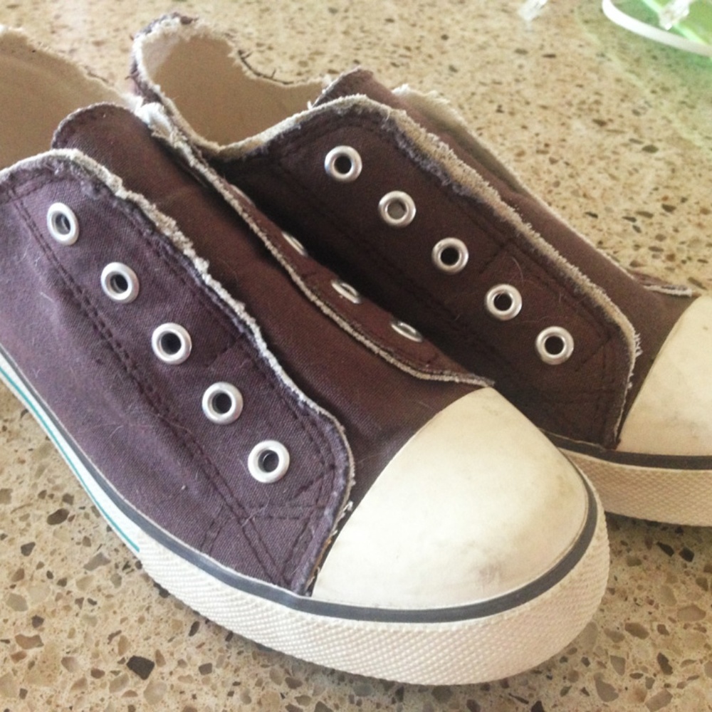 Mini boden laceless canvas sneakers